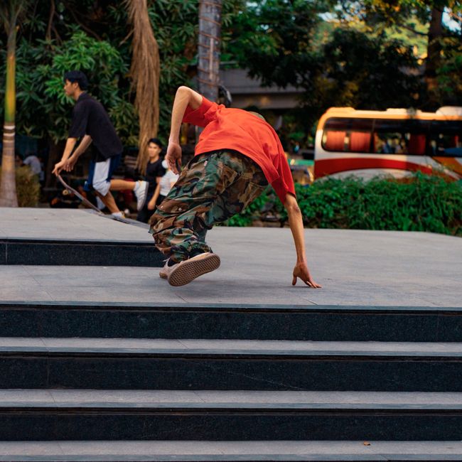 Gap Low-Rise Chinos - Signature