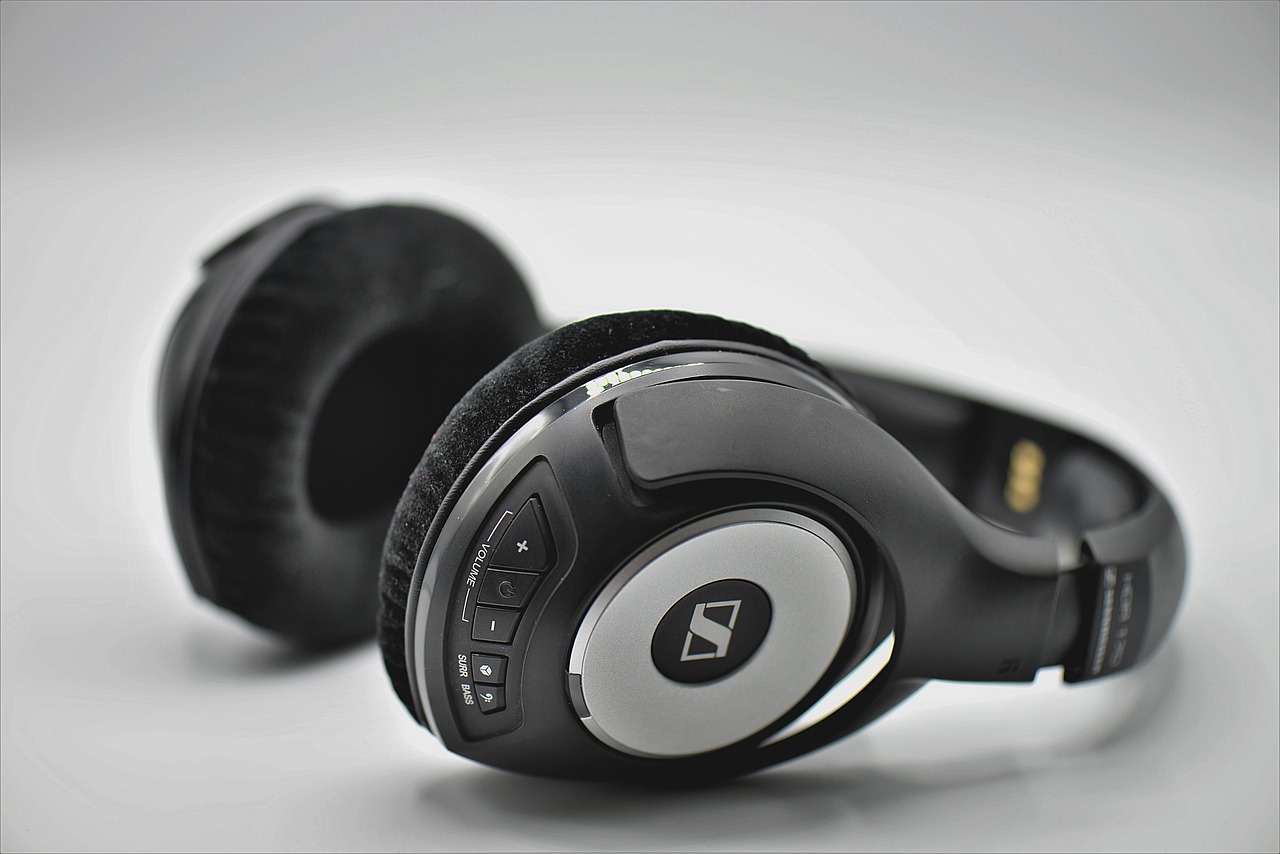 Apple Studio Portable Speaker