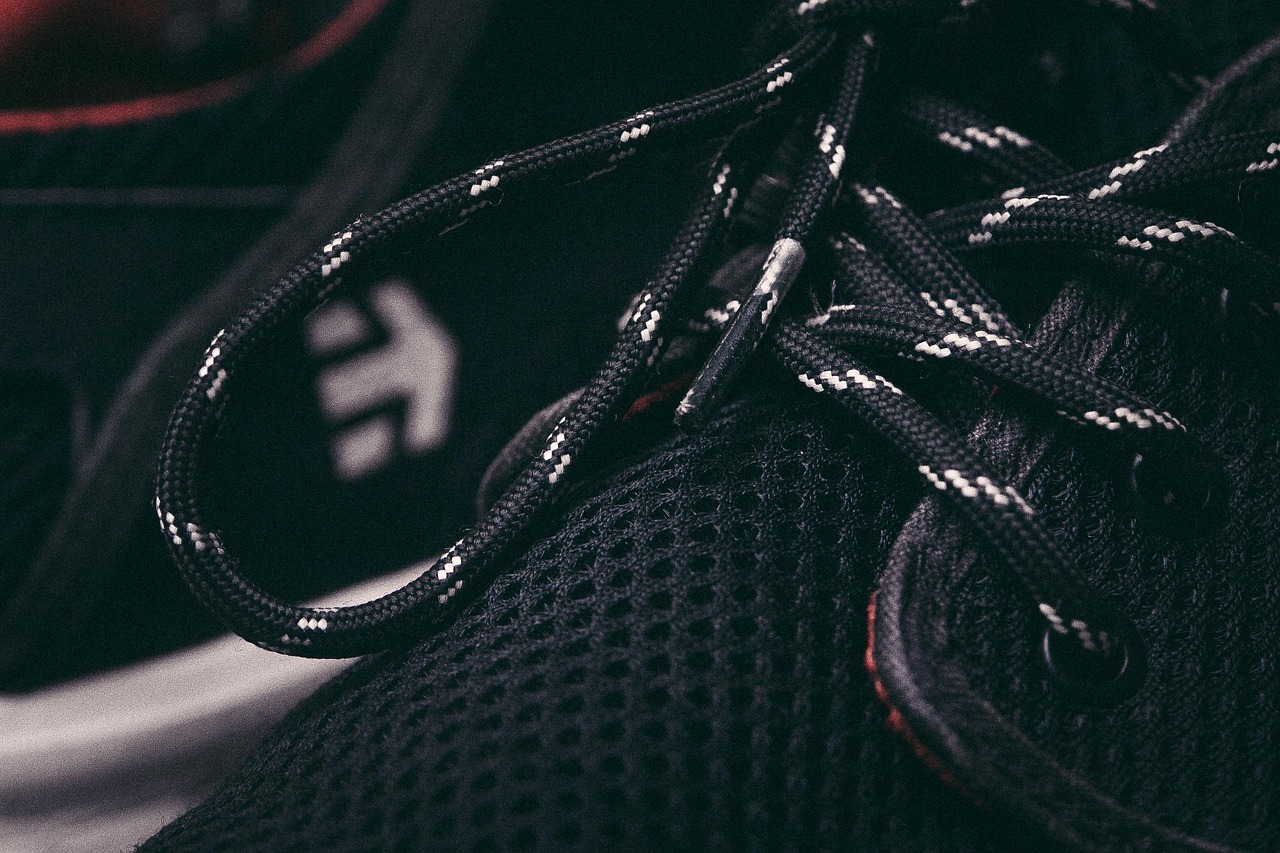 ASICS Low-Top Running Shoes
