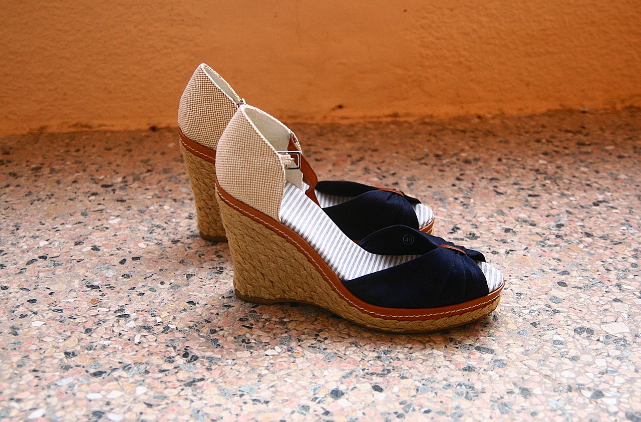 Steve Madden Street Sandals - Signature