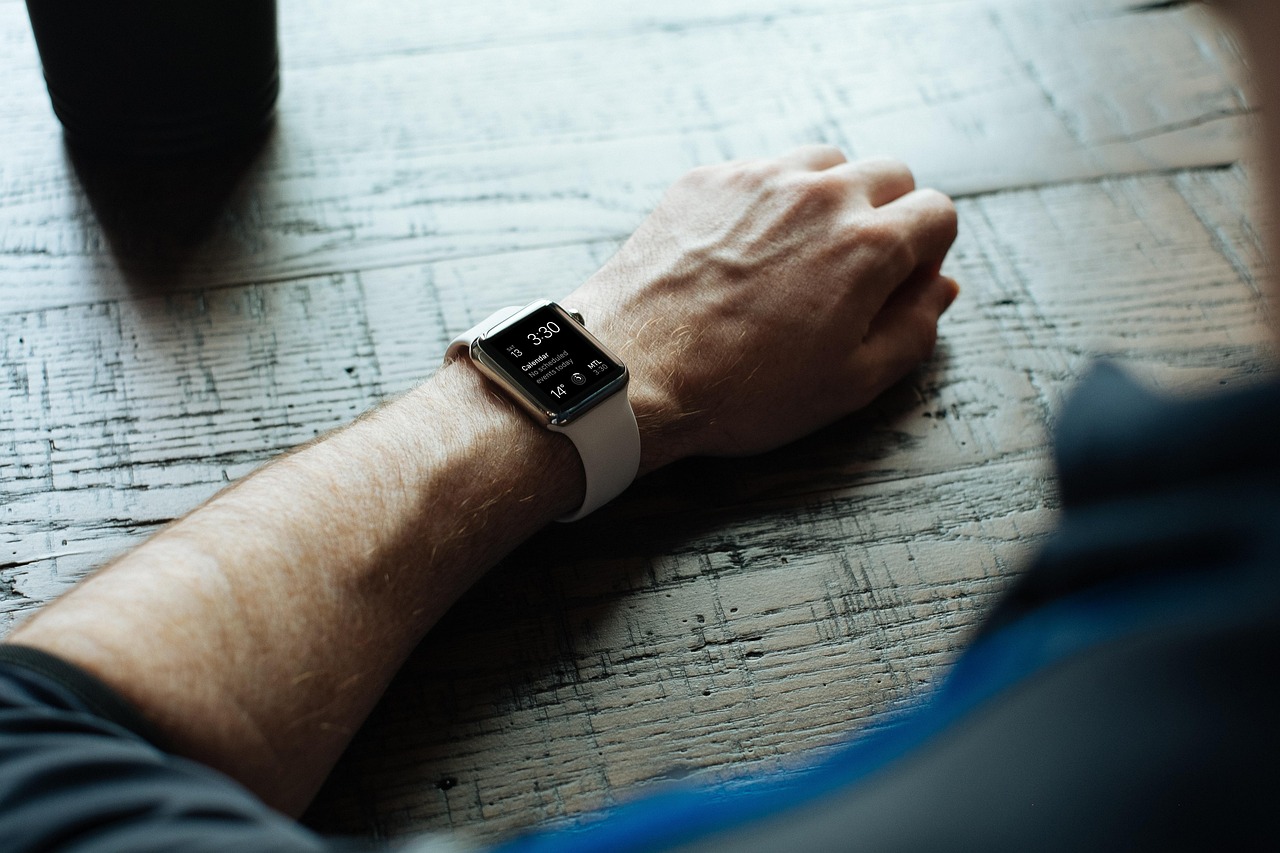 Fossil Gold Smartwatch - Signature Collection