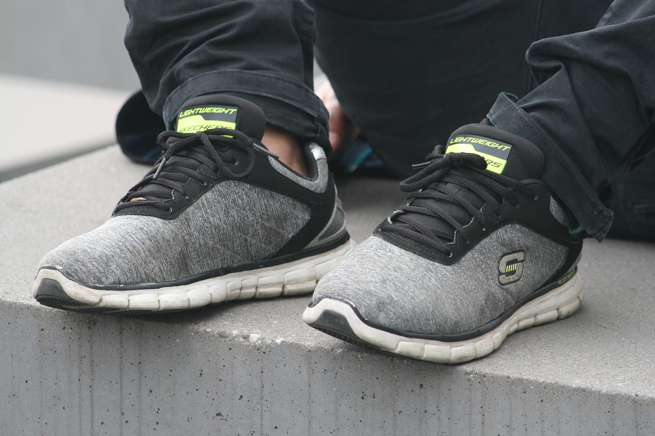 Nike Cloud Sneakers - Essentials
