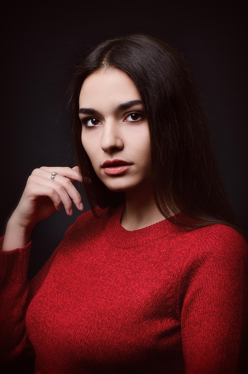 Nike Essential Sweater - Limited Edition