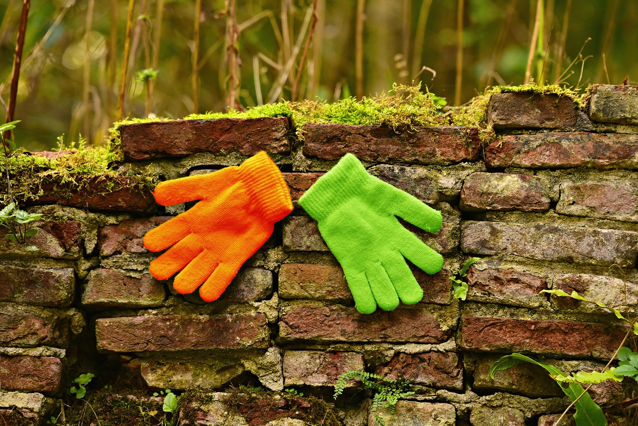 Coach Summer Gloves - Everyday Edit