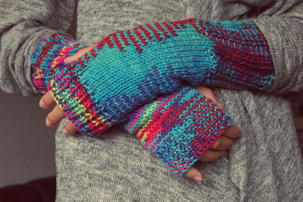 Coach Crochet Gloves - Logo Series